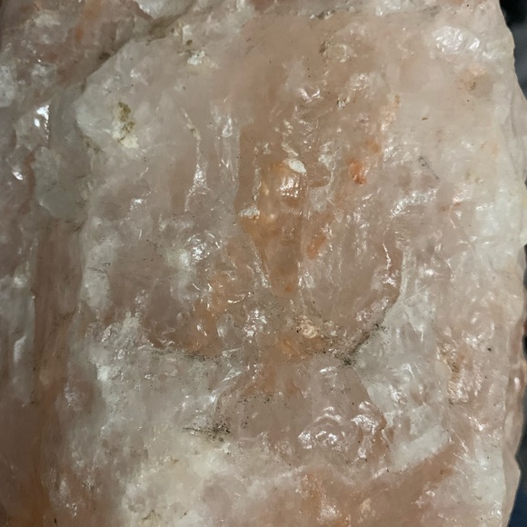 Beautiful salt rock lamp - Picture 4 of 4